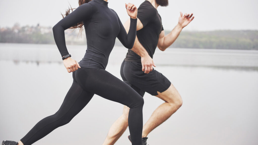 Manchons de compression : pourquoi sont-ils devenus indispensables dans le sport ?
